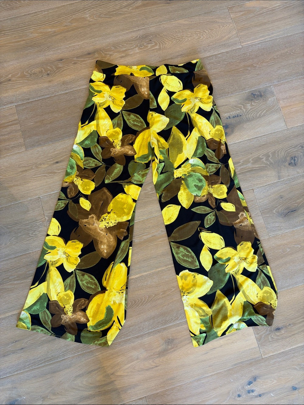 Bold Floral Wide-Leg Pants - Yellow/Black - Picture 6 of 6